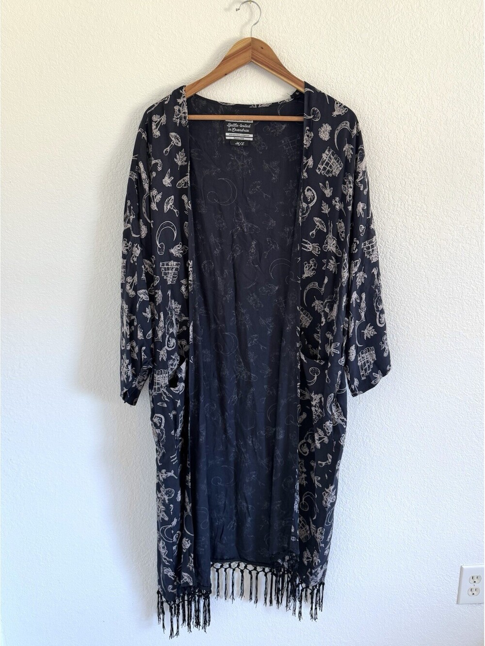 Battle Tested in Exandria Women’s M/L Gothic Mystical Kimono Critical Role DND